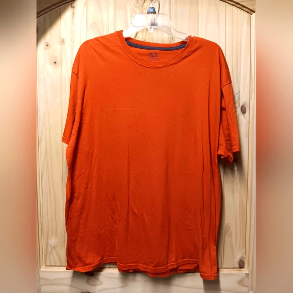 Fruit of the Loom Orange Short Sleeve Tee. Good Condition